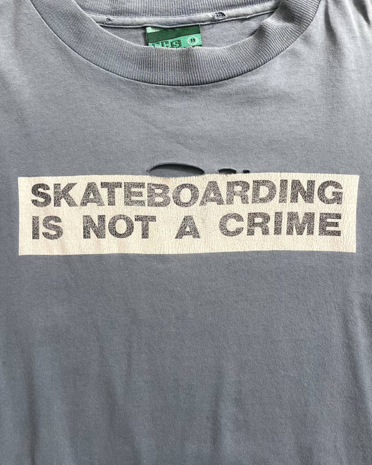 90's SANTA CRUZ "SKATEBOARDING IS NOT A CRIME" プリントTシャツ 両面プリント 表記M USA製 サンタクルズ