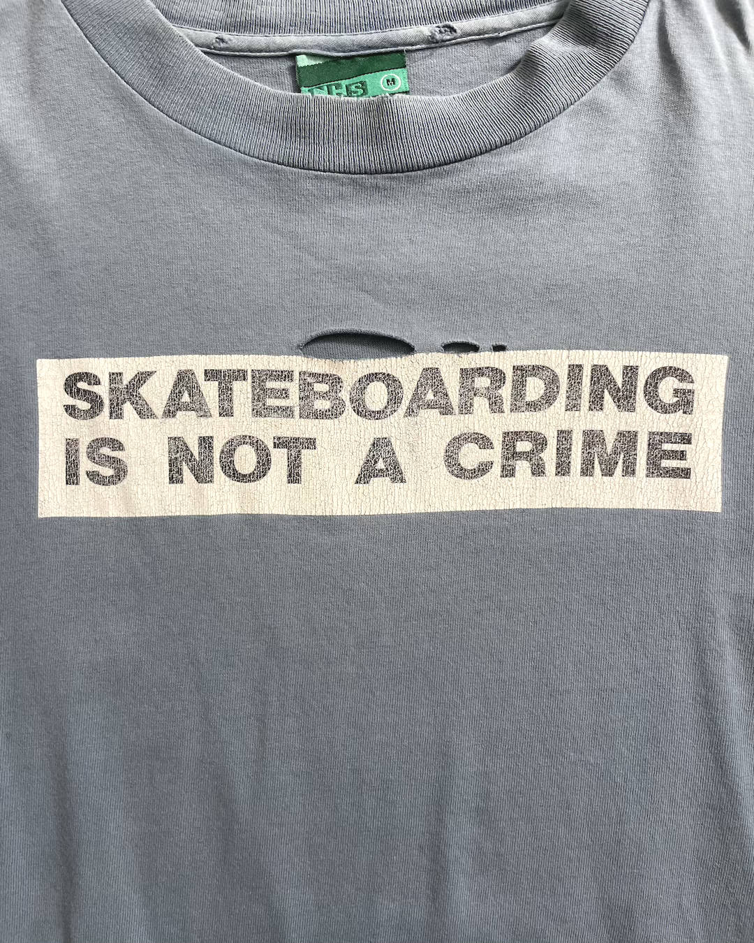 90's SANTA CRUZ "SKATEBOARDING IS NOT A CRIME" プリントTシャツ 両面プリント 表記M USA製 サンタクルズ