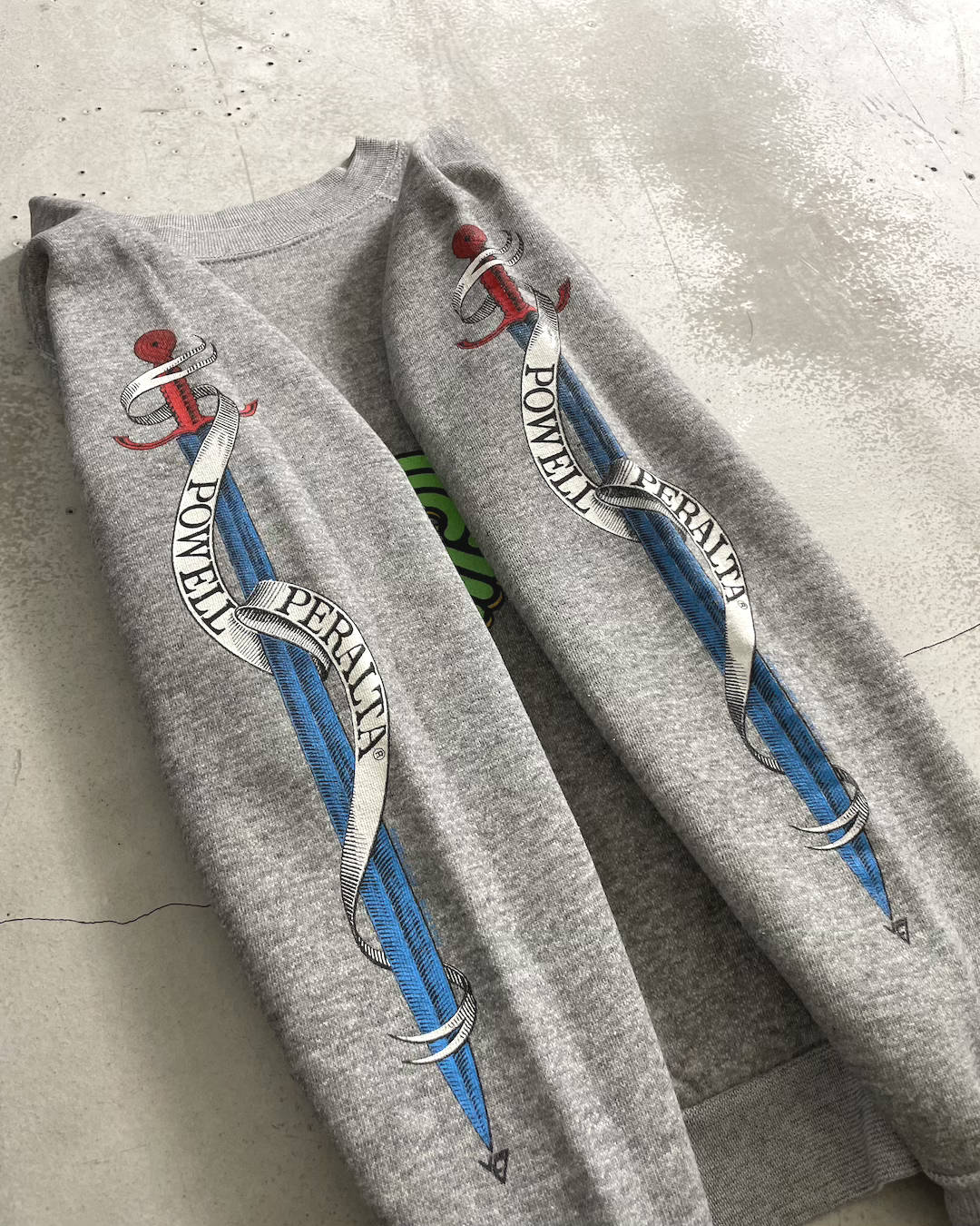80's Powell Peralta "Skull & Sword" クルーネックスウェット 両面プリント USA製 パウエル スカルソード