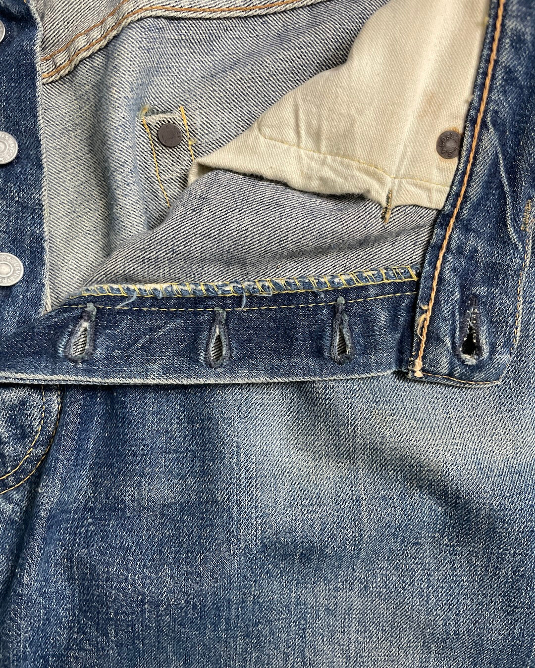 50's Levi's 501XX BIGE ボタン裏J オフセット ウエストシングル フロントVステッチ 赤耳 W35 L31