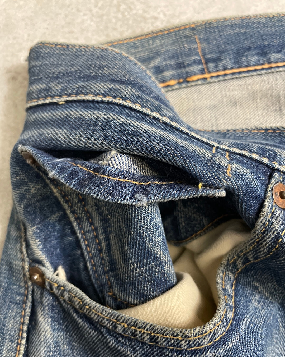 50's Levi's 501XX BIGE ボタン裏J オフセット ウエストシングル フロントVステッチ 赤耳 W35 L31