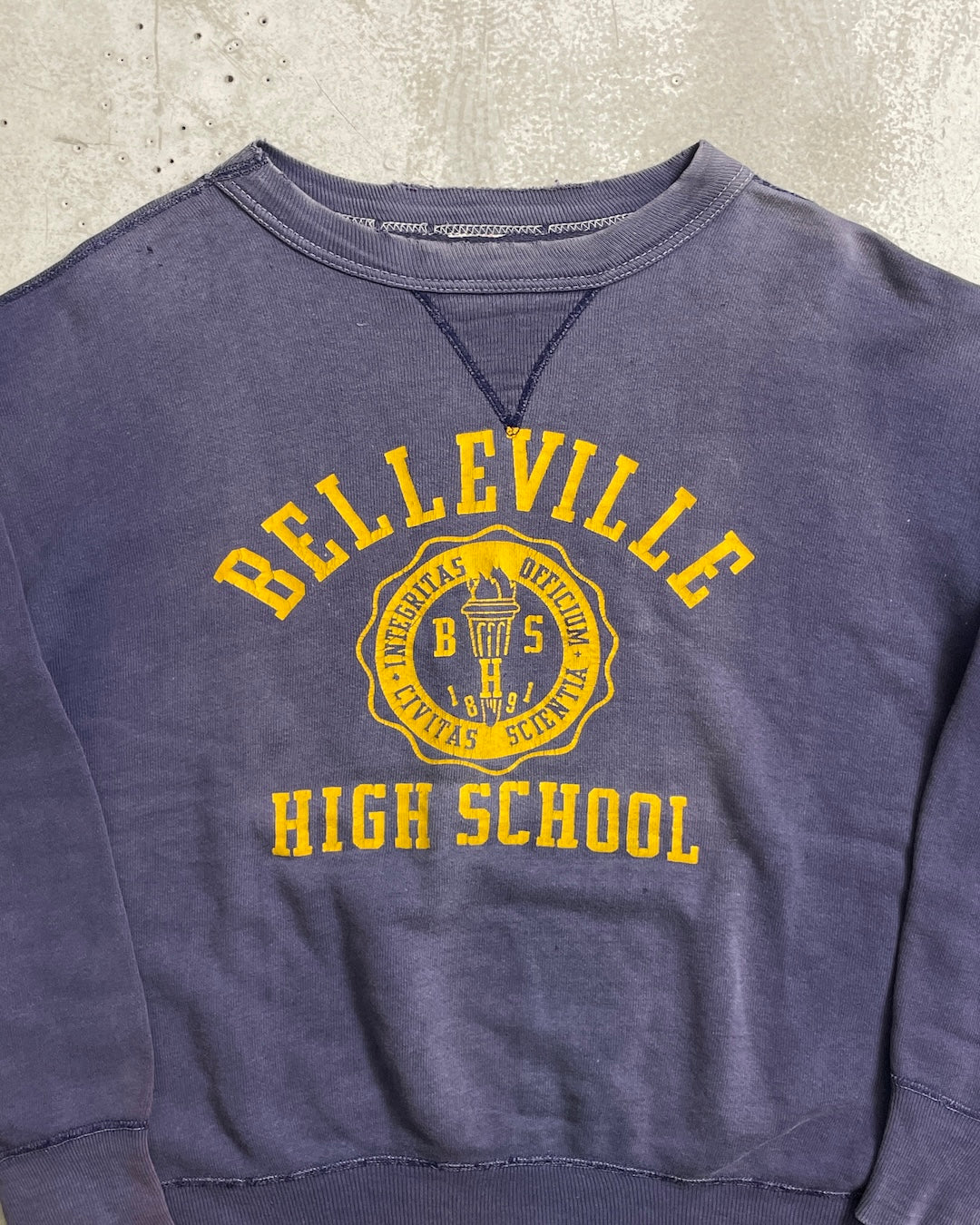 60's Vintage "BELLEVILLE HIGH SCHOOL" スウェット 前V 三段アーチ ヴィンスエ フェード