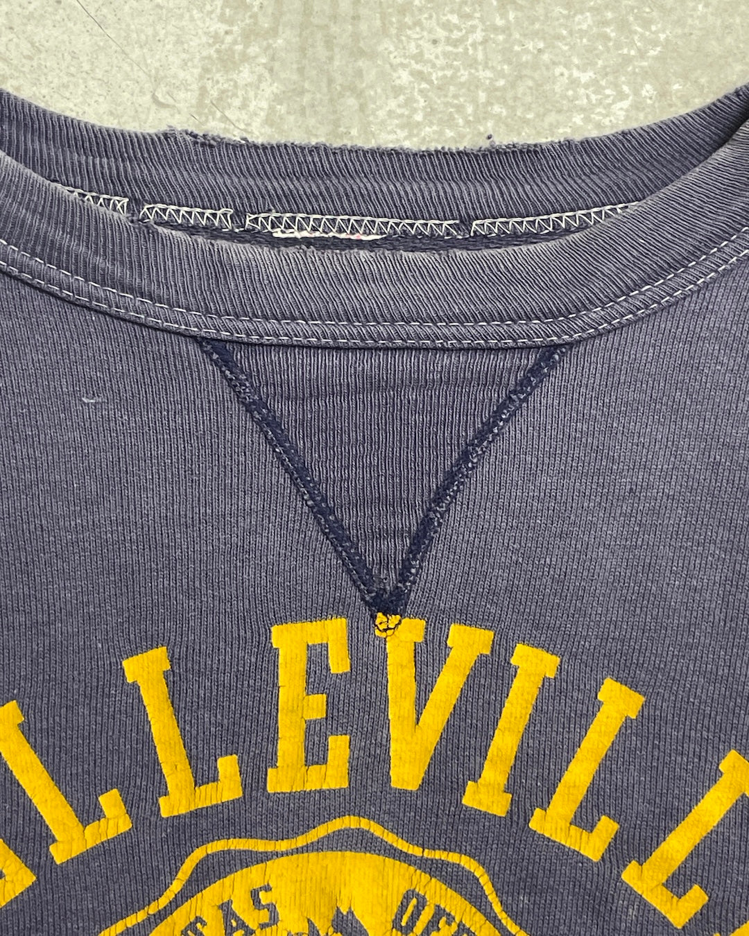 60's Vintage "BELLEVILLE HIGH SCHOOL" スウェット 前V 三段アーチ ヴィンスエ フェード