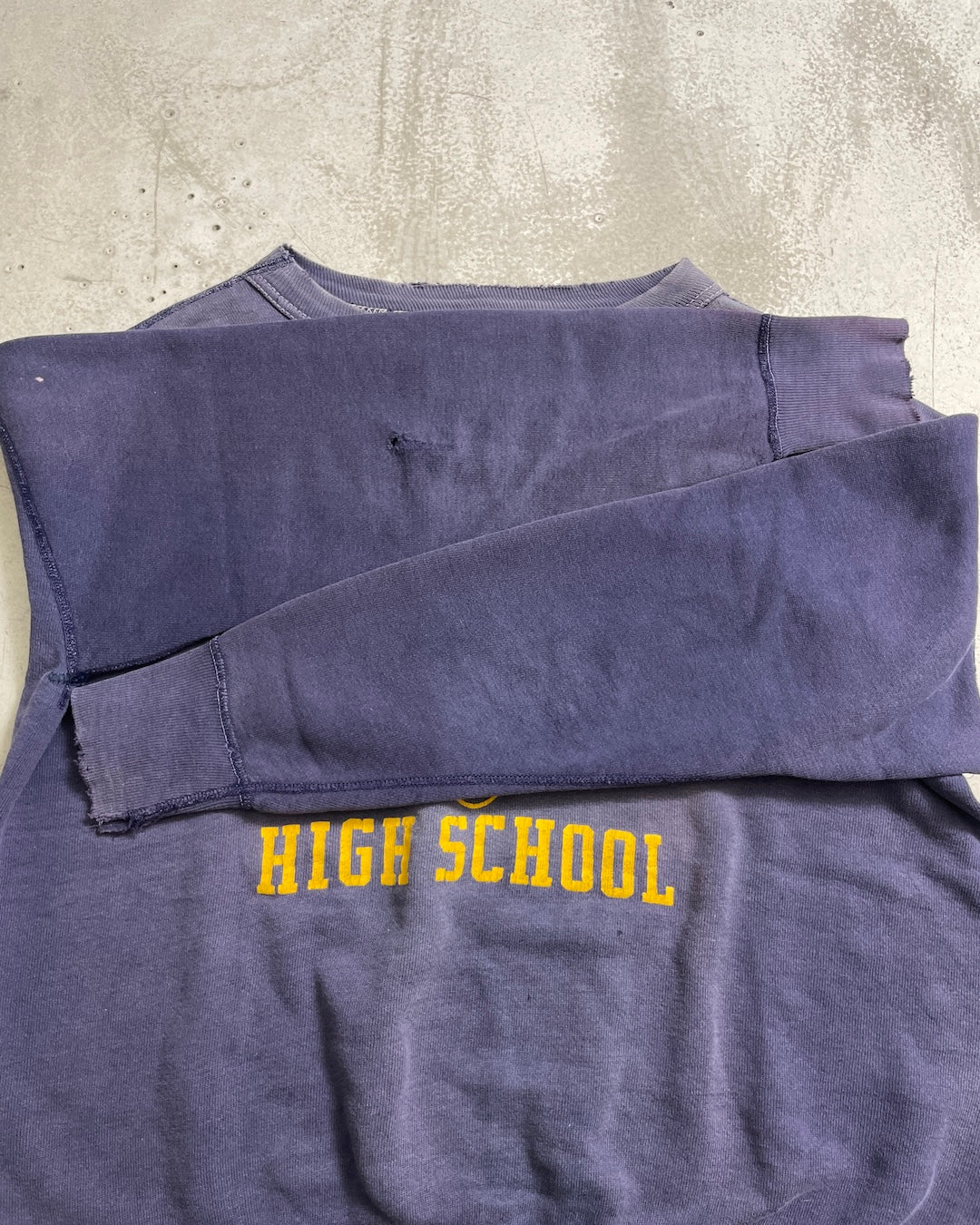 60's Vintage "BELLEVILLE HIGH SCHOOL" スウェット 前V 三段アーチ ヴィンスエ フェード