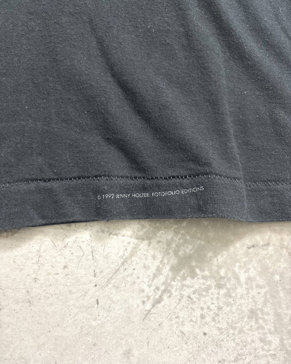 90’s Jenny Holzer メッセージＴシャツ 両面プリント 表記Ｍ USA製 ジェニーホルツァー