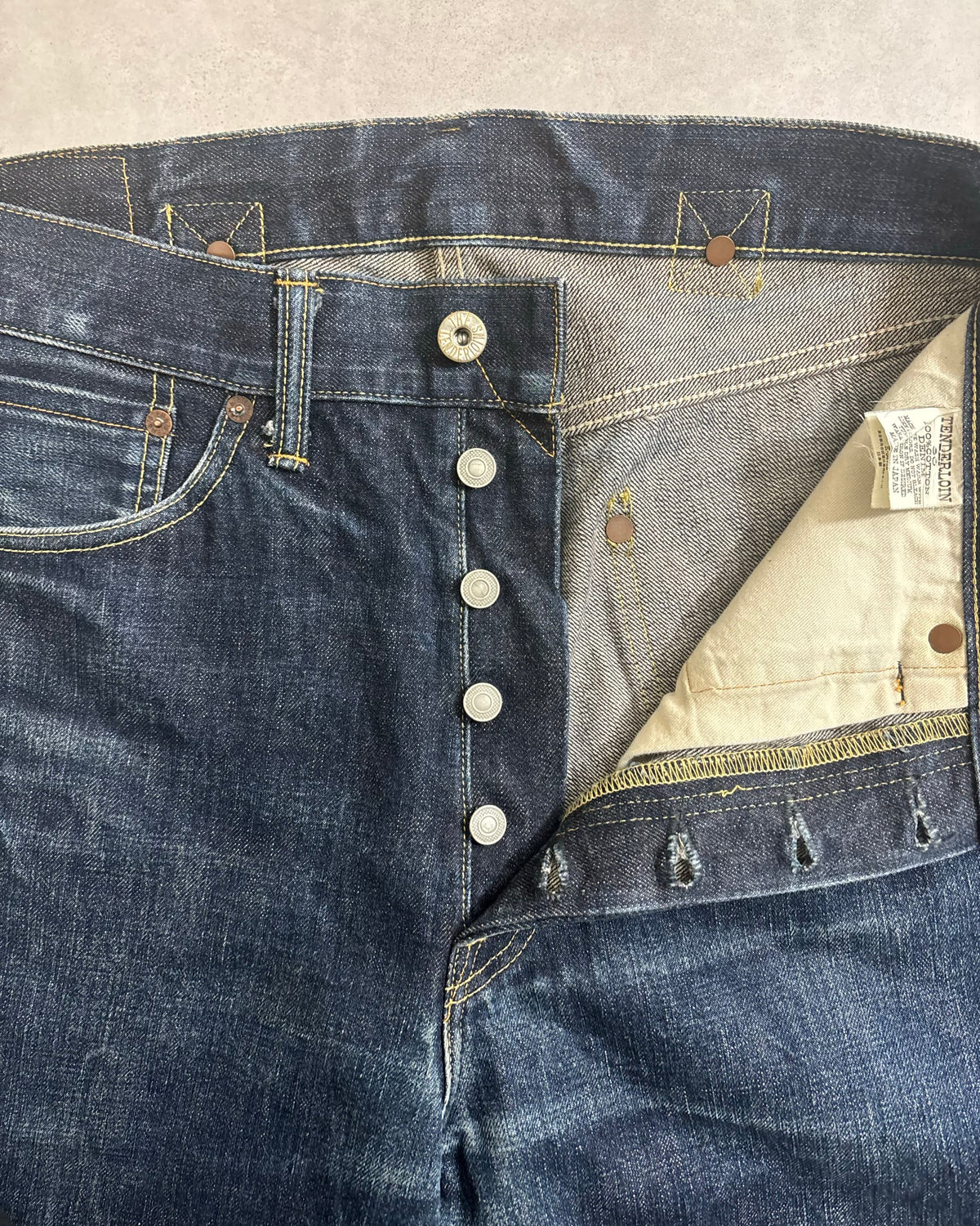00's TENDERLOIN デニムパンツ  表記W30 L29 日本製 テンダーロイン　隠しリベット シンチバック イエローステッチ ドーナツボタン